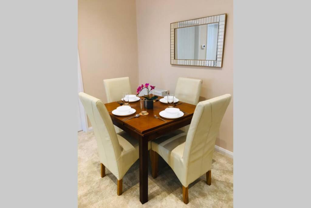 Private 1St Floor Apartment - Perfect For Port Of Dover, Eurotunnel And Short Stays Exteriér fotografie