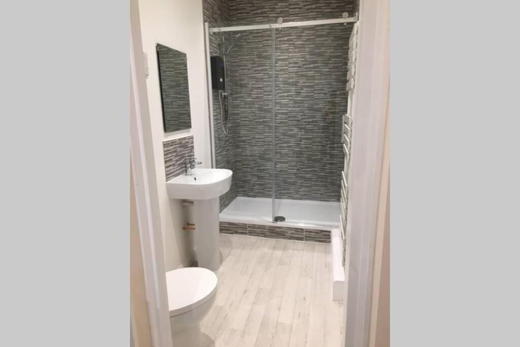 Private 1St Floor Apartment - Perfect For Port Of Dover, Eurotunnel And Short Stays Exteriér fotografie
