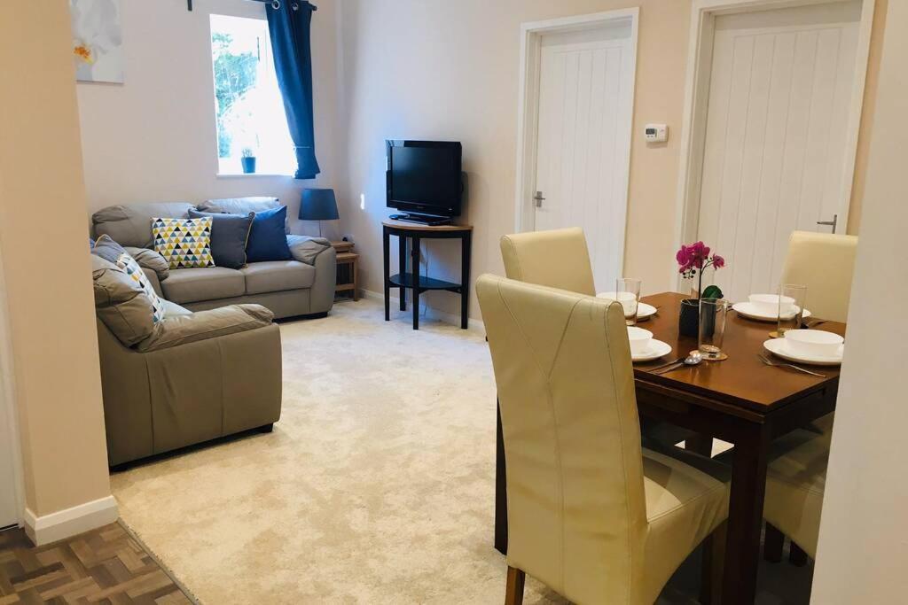 Private 1St Floor Apartment - Perfect For Port Of Dover, Eurotunnel And Short Stays Exteriér fotografie