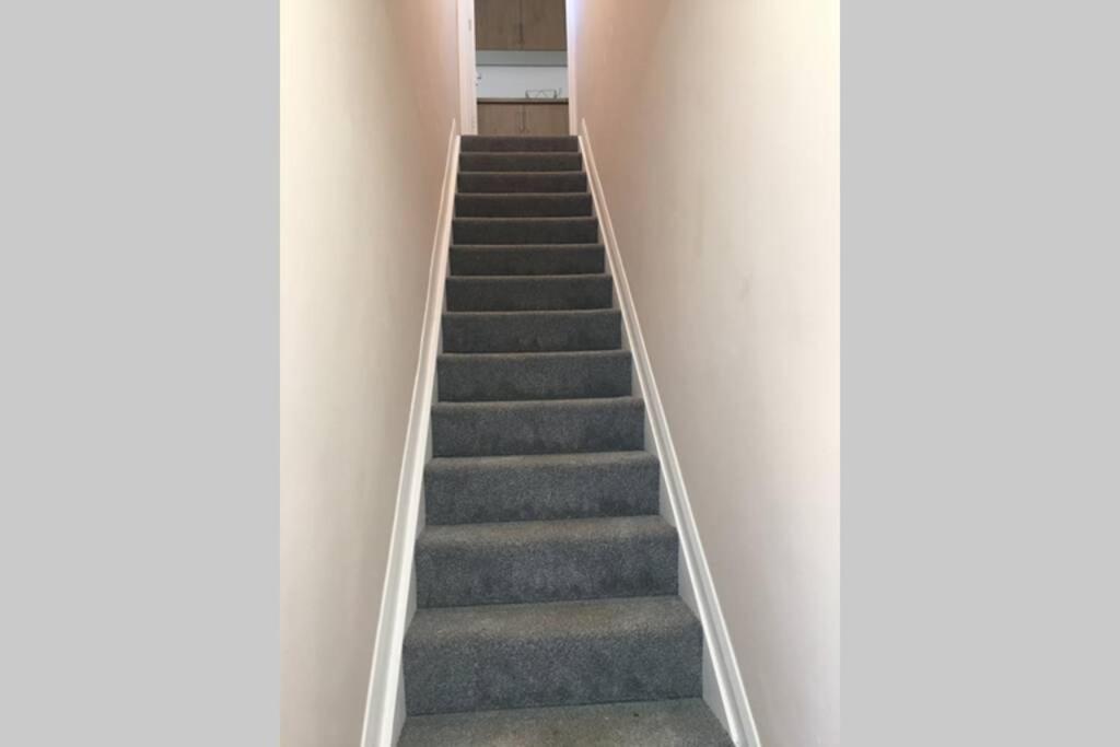Private 1St Floor Apartment - Perfect For Port Of Dover, Eurotunnel And Short Stays Exteriér fotografie